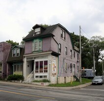 1431 Bloor St W in Toronto, ON - Building Photo