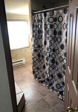 3921 E Layton Ave, Unit Upper in Cudahy, WI - Building Photo - Building Photo