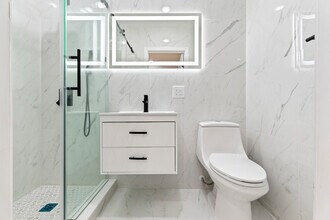 40 Lewis Ave, Unit 2 in Jersey City, NJ - Building Photo - Building Photo