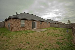 6202 S 37th St in Rogers, AR - Foto de edificio - Building Photo