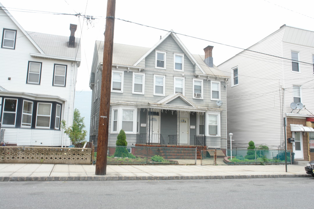 94 Washington St in Perth Amboy, NJ - Foto de edificio