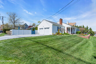 67 N Farragut Ave in Manasquan, NJ - Foto de edificio - Building Photo