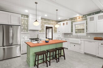 320 E 8th St in The Dalles, OR - Building Photo - Building Photo