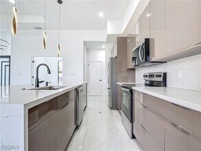 323 NE 19th Terrace in Cape Coral, FL - Building Photo - Building Photo