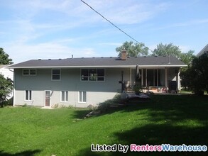 5129 Tifton Dr in Minneapolis, MN - Building Photo - Building Photo