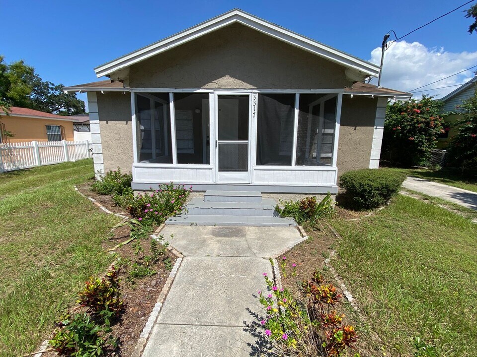 3317 W Pine St in Tampa, FL - Foto de edificio