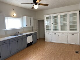603 McCarthy St in Howell, MI - Building Photo