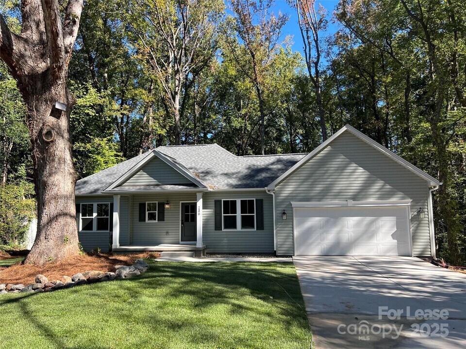 2498 Tatum Rd in Denver, NC - Building Photo