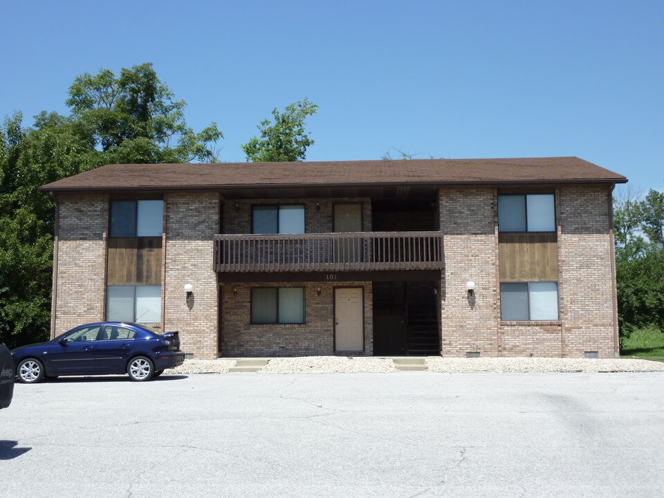 101 Melissa Ct in O'Fallon, IL - Building Photo