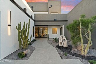 3135 E Palo Verde Dr in Phoenix, AZ - Building Photo - Building Photo