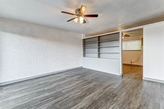 7527 Gulf Fwy in Houston, TX - Building Photo - Building Photo