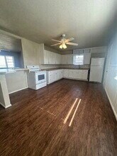 2305 E 2nd in Petersburg, TX - Building Photo - Building Photo