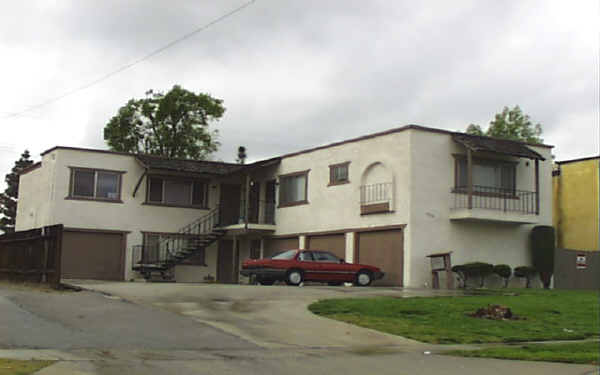 9250 Wheeler Ct in Fontana, CA - Building Photo - Building Photo