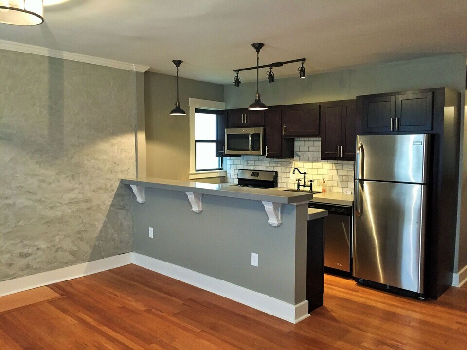 5612 Beacon St in Pittsburgh, PA - Building Photo