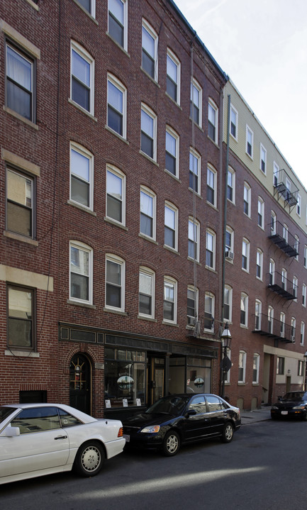 161 Endicott St in Boston, MA - Building Photo