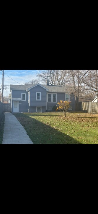 7508 Madison Ave in Hammond, IN - Building Photo