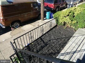 1213 S 54th St in Philadelphia, PA - Building Photo