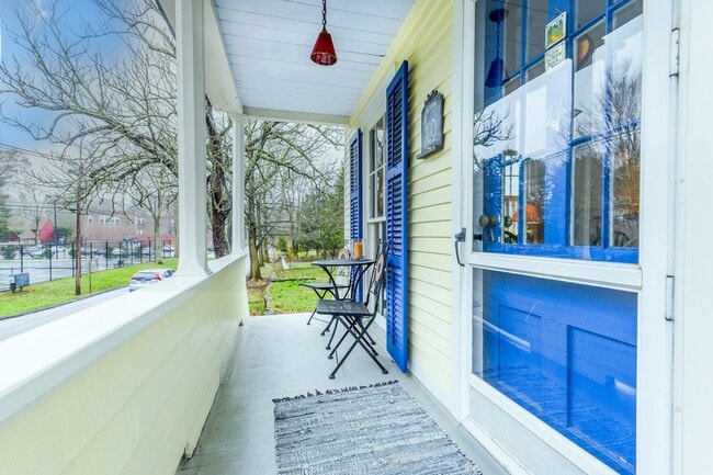 20 Grove St in Essex, CT - Building Photo - Building Photo