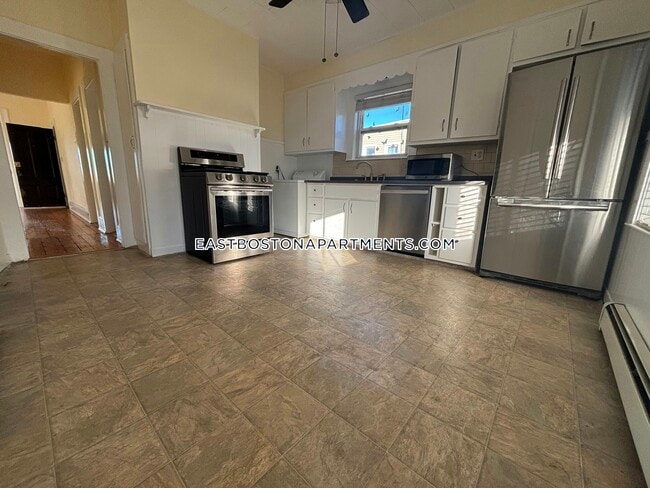 33 Falcon St, Unit 3 in Boston, MA - Building Photo - Building Photo