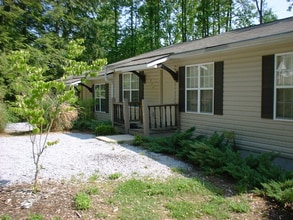1820 Lower Ridgewood Blvd in Hendersonville, NC - Building Photo - Building Photo