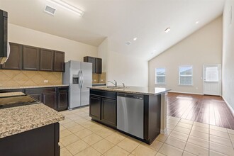 5825 Roderick Dr in Austin, TX - Building Photo - Building Photo