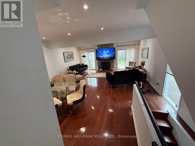 232 Hillcrest Ave in Toronto, ON - Building Photo - Building Photo