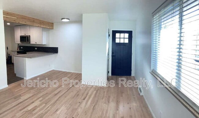 2463 S Corona St in Denver, CO - Building Photo - Building Photo