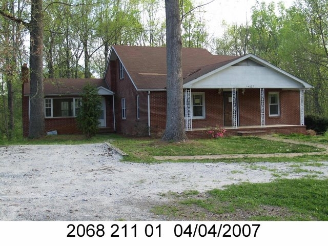 1407 Pleasant View Dr in Winston-Salem, NC - Building Photo