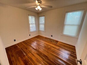 5001 Duval St in Austin, TX - Building Photo - Building Photo