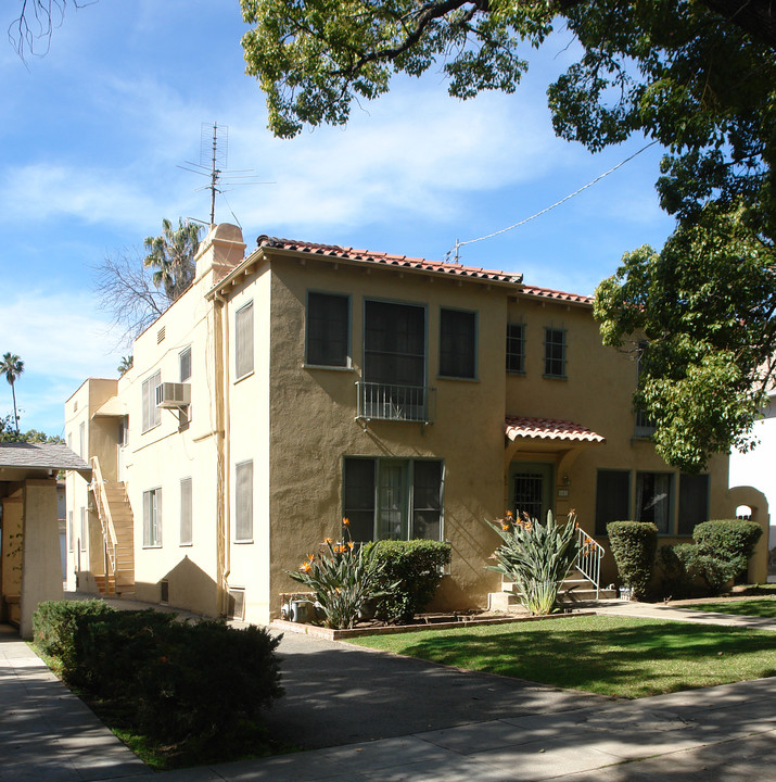 141 N Bonnie Ave in Pasadena, CA - Foto de edificio