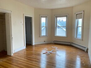 143 Billings St-Unit -2 in Quincy, MA - Building Photo - Building Photo