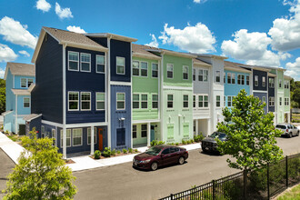 Aspen Heights Tampa in Tampa, FL - Building Photo - Building Photo