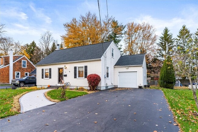 46 Country Ln in Penfield, NY - Building Photo - Building Photo