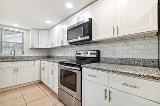 4818 Dogwood St in New Port Richey, FL - Building Photo - Building Photo