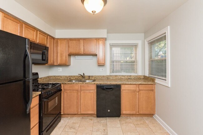 4540 N Wolcott Ave, Unit 1E