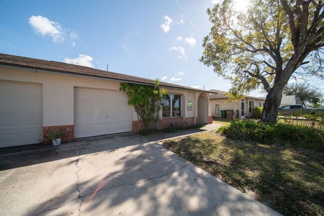 property at 2823-2825 SW Santa Barbara Pl