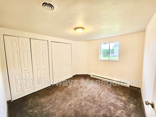 415 N 4th St in Clairton, PA - Building Photo - Building Photo
