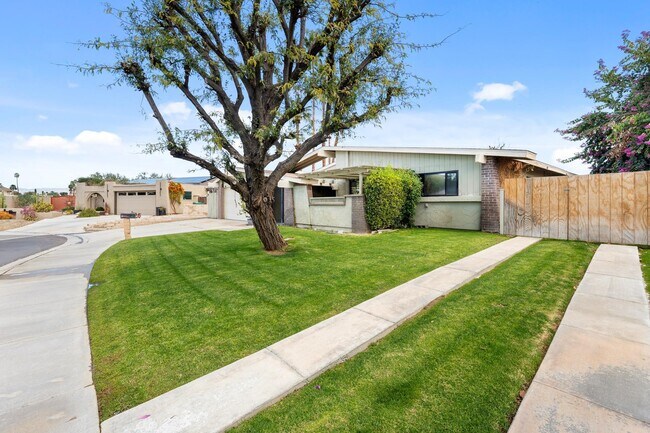 43120 Silk Tree Ln in Palm Desert, CA - Building Photo - Building Photo