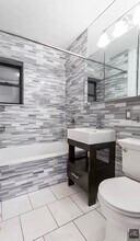 East 18th Street, Unit C4 in New York, NY - Building Photo - Building Photo