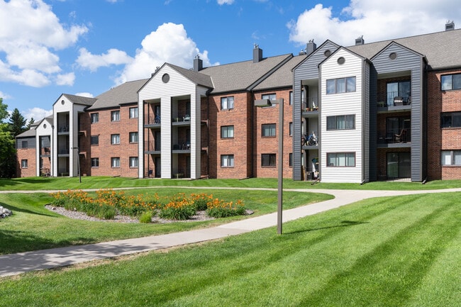 Arrive Eden Prairie in Eden Prairie, MN - Building Photo - Building Photo