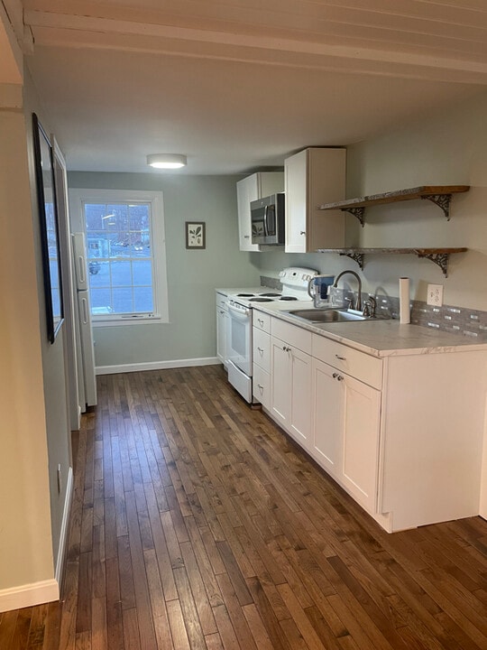 230 Water St in Hallowell, ME - Building Photo