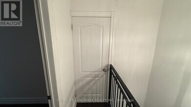 666 Mt Pleasant Rd in Toronto, ON - Building Photo - Building Photo
