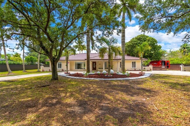 18370 SW 212th St in Miami, FL - Building Photo - Building Photo