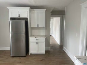 82 Windsor St in Enfield, CT - Building Photo - Building Photo