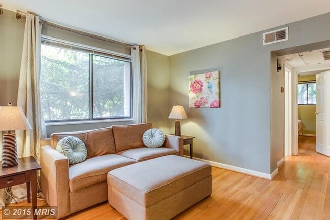 2016 N Adams St, Unit 000