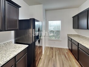 12250 Commander Dr in San Antonio, TX - Building Photo - Building Photo