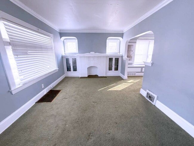 property at 14410 Kingsford Ave