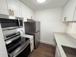 505 NE 30th St in Miami, FL - Building Photo - Building Photo