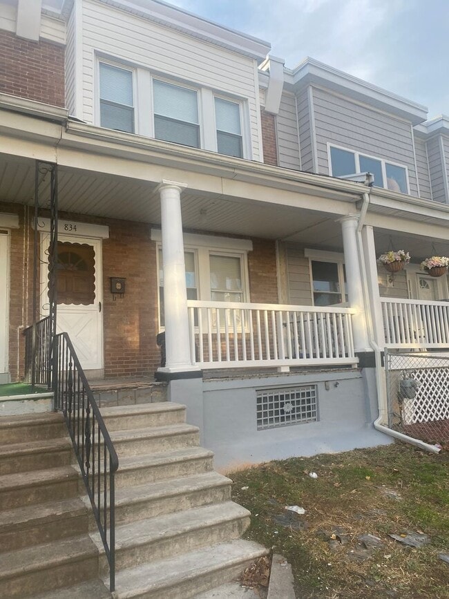 834 McDowell Ave in Chester, PA - Foto de edificio - Building Photo