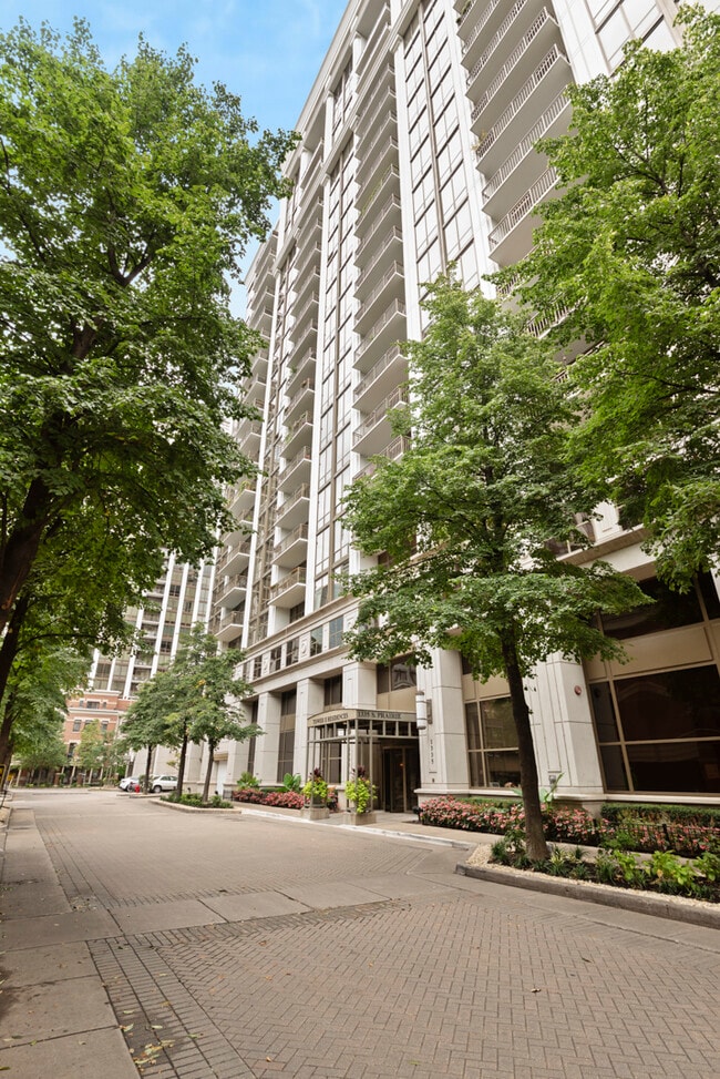 property at 1335 S Prairie Ave